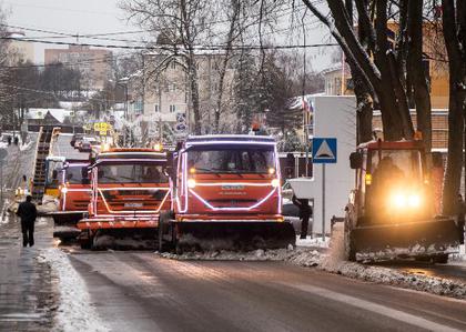 152 единицы спецтехники и 450 человек вышли на уборку снега в Солнечногорске