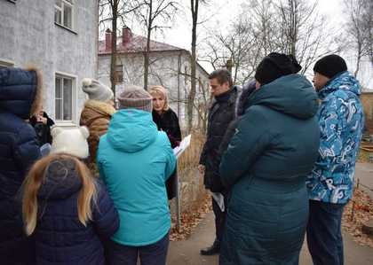 Выезд общественников по обращениям  жителей улиц Льва Толстого, Некрасова и Пролетарской.