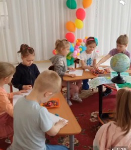 общественники провели образовательную акцию "Рисуем зеленый мир"