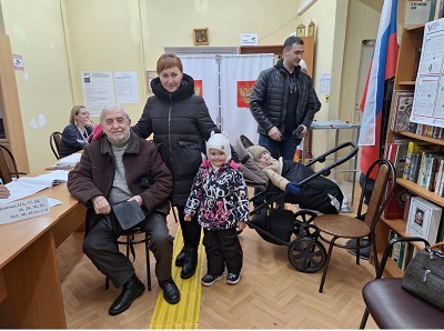На выборы всей семьей